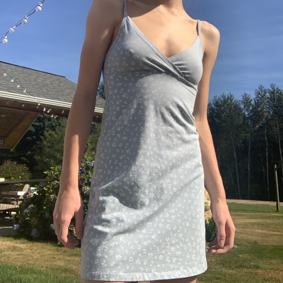 Brandy Melville floral amara dress - Picture 4 of 4